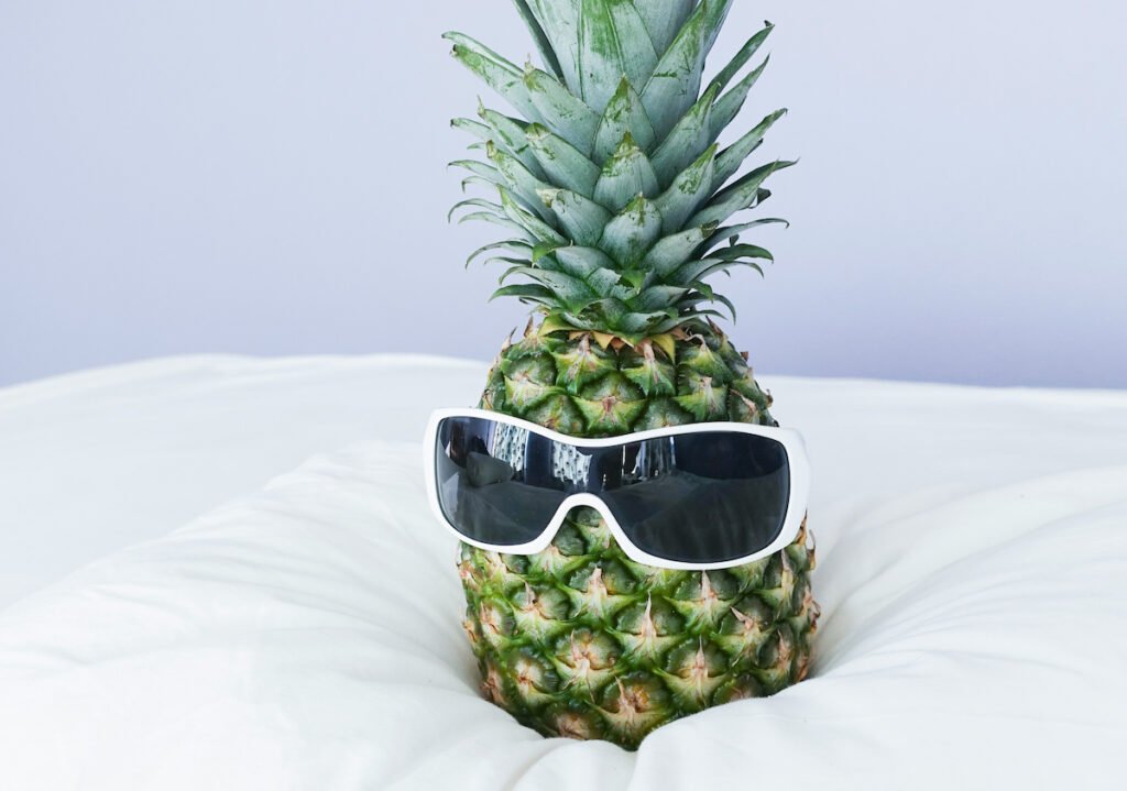 ananas met zonnebril