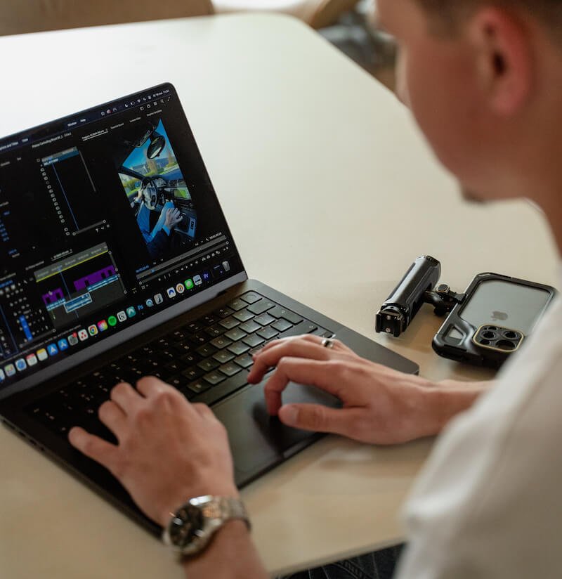 Social media video's plaatsen en bewerken